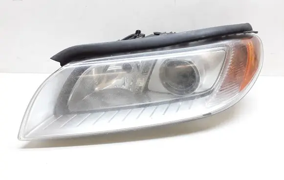 Volvo V70 Headlight/headlamp 31214347