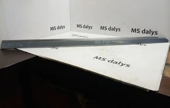 Mercedes-Benz R W251 Front door trim (molding) A2516902262 2516902262