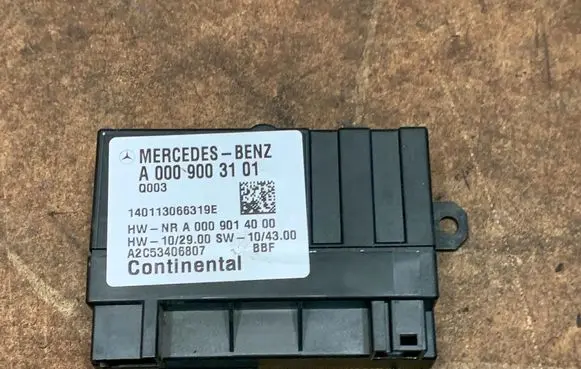 Mercedes-Benz E C207 W207 Fuel injection pump control unit/module A0009003101