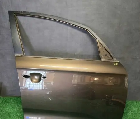 KIA Carens IV Front door