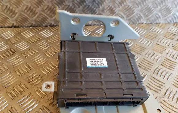 Mitsubishi Pajero Engine control unit/module MK369405 E6T01072