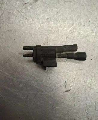 Mercedes-Benz E C207 W207 Valve vacuum 0025401497