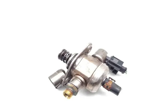 Audi A3 S3 8P Fuel injection high pressure pump 06H127025Q 0261520348
