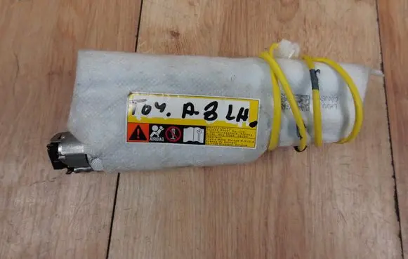 Toyota Camry VIII XV70 Seat airbag GA33205050 7392033070