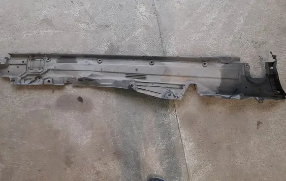 Volkswagen Touareg II Center/middle under tray cover 7P0825201A