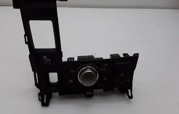 Lexus CT 200H Center console 75H281 453499