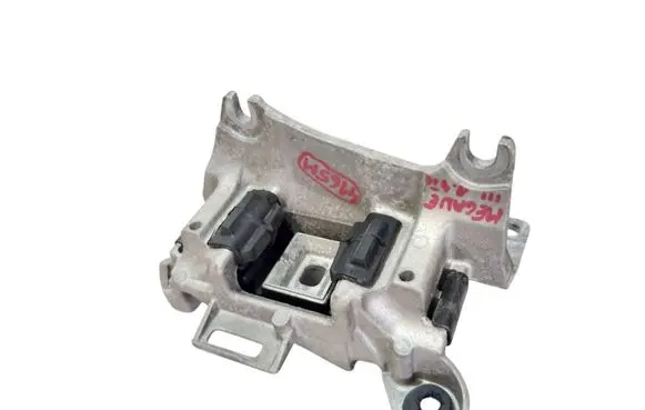 Engine mount bracket