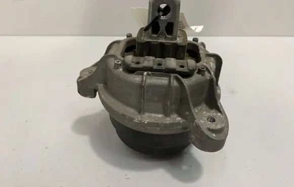 BMW 5 F10 F11 Engine mount bracket 6780264