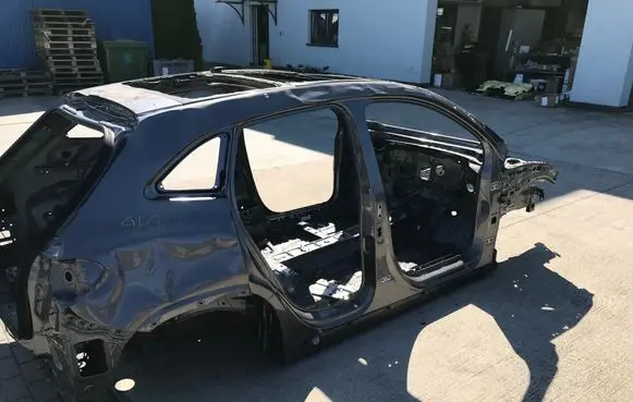 Mercedes-Benz GLA H247 Sill