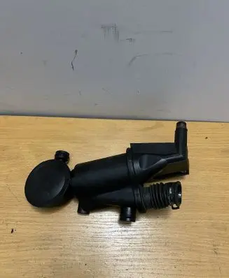 Porsche Boxster 986 Oil breather separator 3931070912
