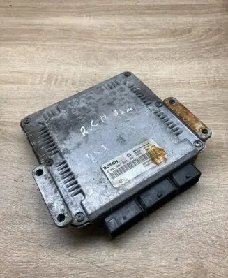 Renault Megane I Engine control unit/module ECU 8200039569 0281001934