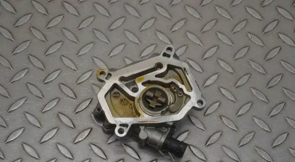 Mercedes-Benz CLA C117 X117 W117 Vacuum pump A2701800901