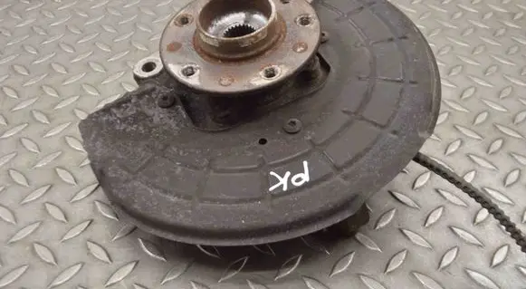 Front wheel hub