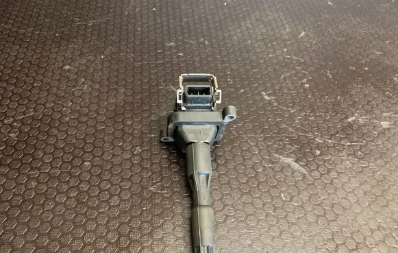 BMW 3 E46 High voltage ignition coil 0221504004 1703227