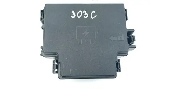 Jeep Grand Cherokee WL Fuse module 68460093AC