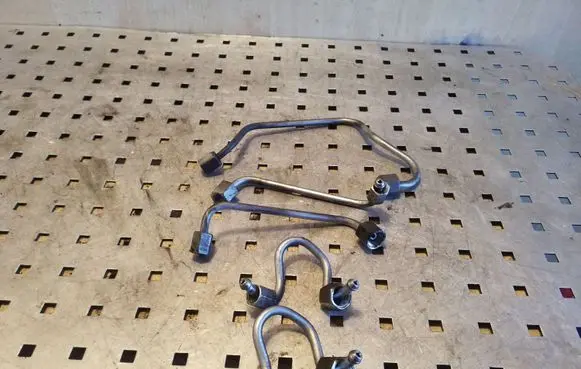 KIA Soul Fuel injector supply line/pipe 