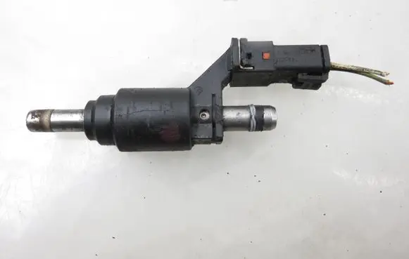 Opel Vectra C Fuel injector 24404012