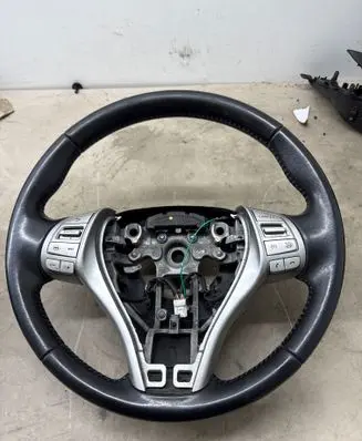 Nissan Qashqai Steering wheel 34216879A