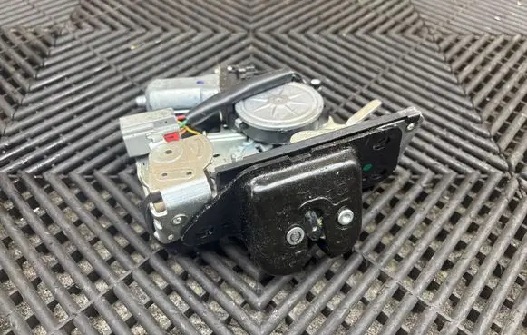 Chrysler Pacifica Tailgate/trunk/boot lock/catch/latch A9561313A