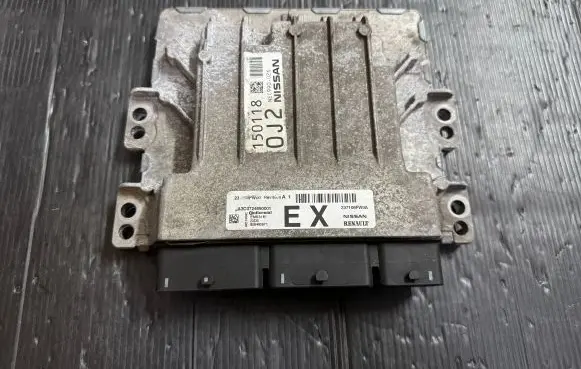 Nissan Qashqai Engine control unit/module 237108FW00 237108FW0A