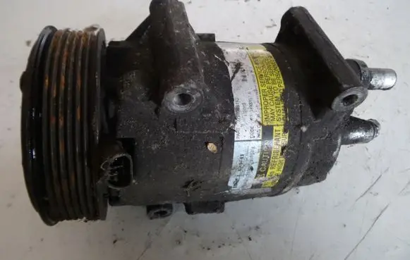 Renault Megane II Air conditioning (A/C) compressor (pump) 8200309193