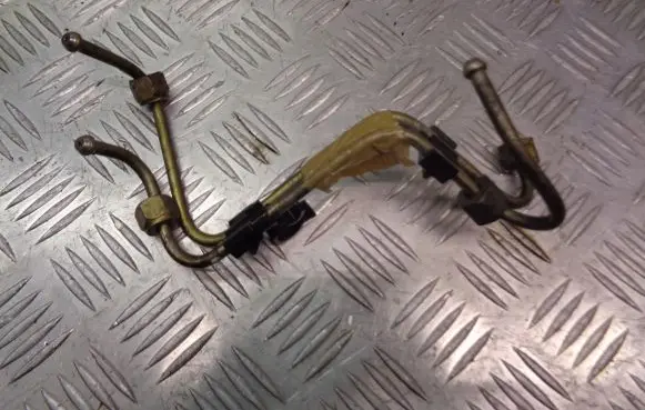 Volvo S40, V40 Fuel line pipe
