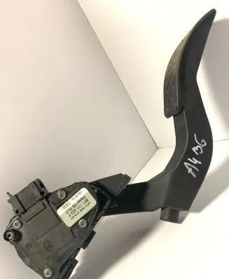 Audi A4 S4 B6 8E 8H Accelerator throttle pedal 8E1721523F 6PV00837601