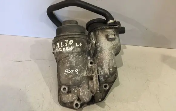 Volvo XC70 Oil filter mounting bracket 08642839 6740273266