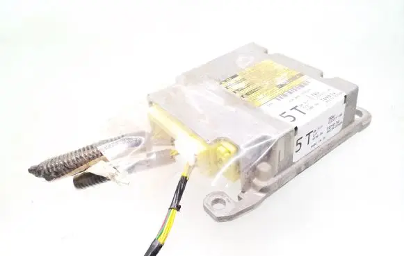 Toyota Auris 150 Airbag control unit/module 215537106 8917002560
