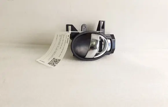 Nissan Juke I F15 Rear door interior handle