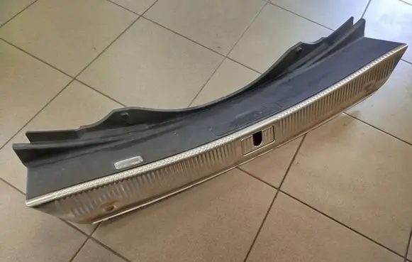 Audi A8 S8 D4 4H Trunk/boot sill cover protection 4H0863471
