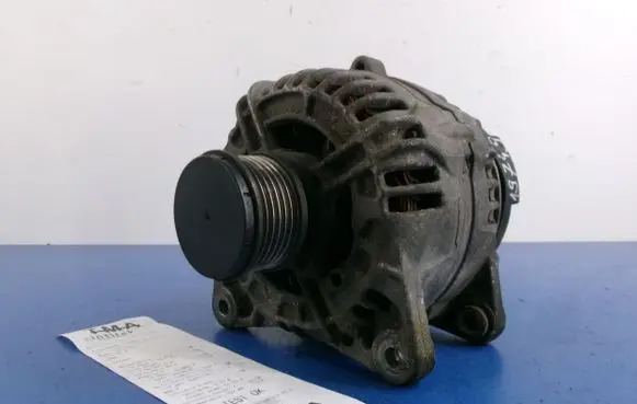 Nissan Almera Tino Generator/alternator 8200390667