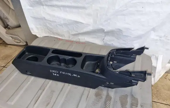 Ford Fiesta Center console 0526100792601