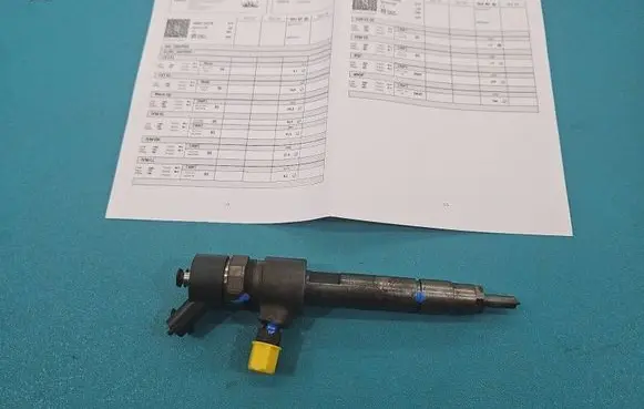 Opel Zafira B Fuel injector 0445110276 IMPRK1523441