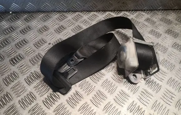 Rear seatbelt
