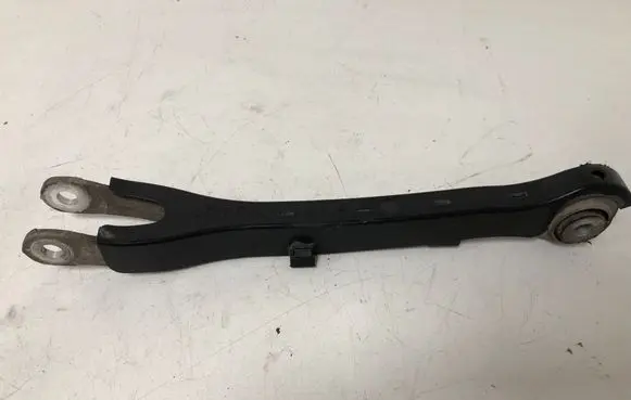 Mercedes-Benz C AMG W204 Rear control arm A2043520605