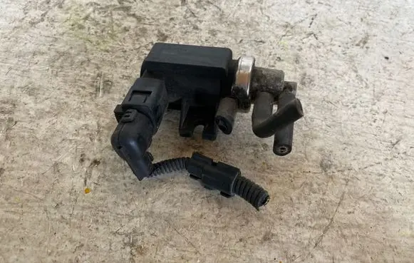 Audi A4 S4 B7 8E 8H Turbo solenoid valve 1J0906627B 03T258 2290345