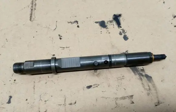Audi A6 S6 C5 4B Fuel injector 059130201A 0432133825