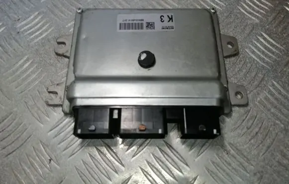 Nissan Qashqai Engine control unit/module BEM333400