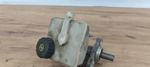Volvo XC70 Master brake cylinder 8646006
