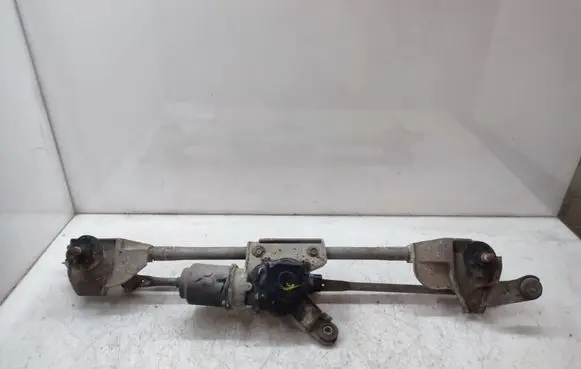 Nissan Pathfinder R51 Front wiper linkage and motor