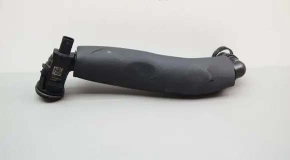 BMW 1 F40 Breather hose/pipe 7613889