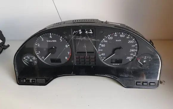Audi A8 S8 D2 4D Speedometer (instrument cluster) 81117764 110008639 110008007