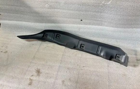 BMW i5 G60 Fender end trim 5A0A906