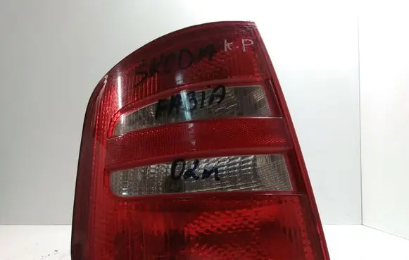 Skoda Fabia Mk1 (6Y) Rear/tail lights 6Y6945095B