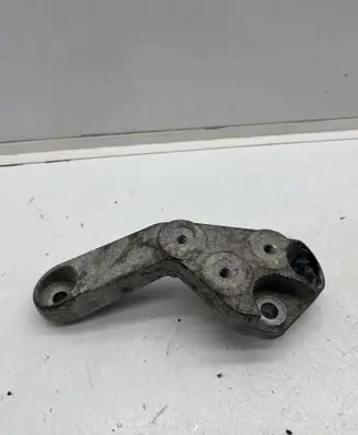 Chevrolet Trax Gearbox mounting bracket G2956000 52956000 E83AA5