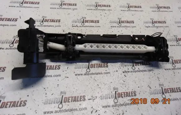 Mercedes-Benz E W211 Glove box handle A2116800284