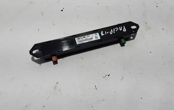 Chrysler Pacifica Aerial antenna amplifier 68227177AA