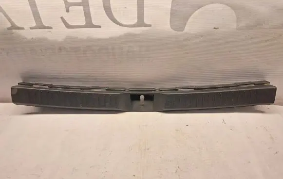 Toyota Corolla Verso AR10 Trunk/boot sill cover protection 647160F010