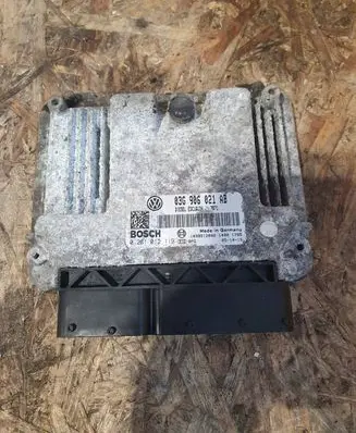 Volkswagen PASSAT B6 Engine control unit/module ECU